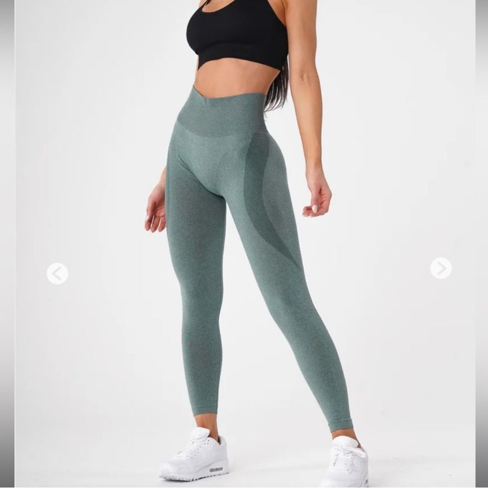 NVGTN Green High-Waisted Leggings